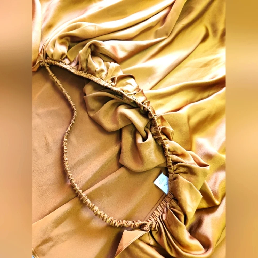 ✨️Amanda Uprichard Antique Bronze Blouse 100% Silk Mannequin Worn Only✨️ - Picture 13 of 16